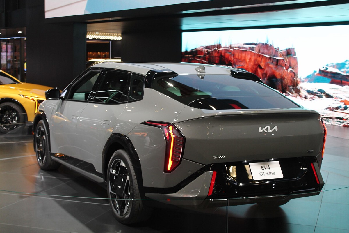 Kia EV4