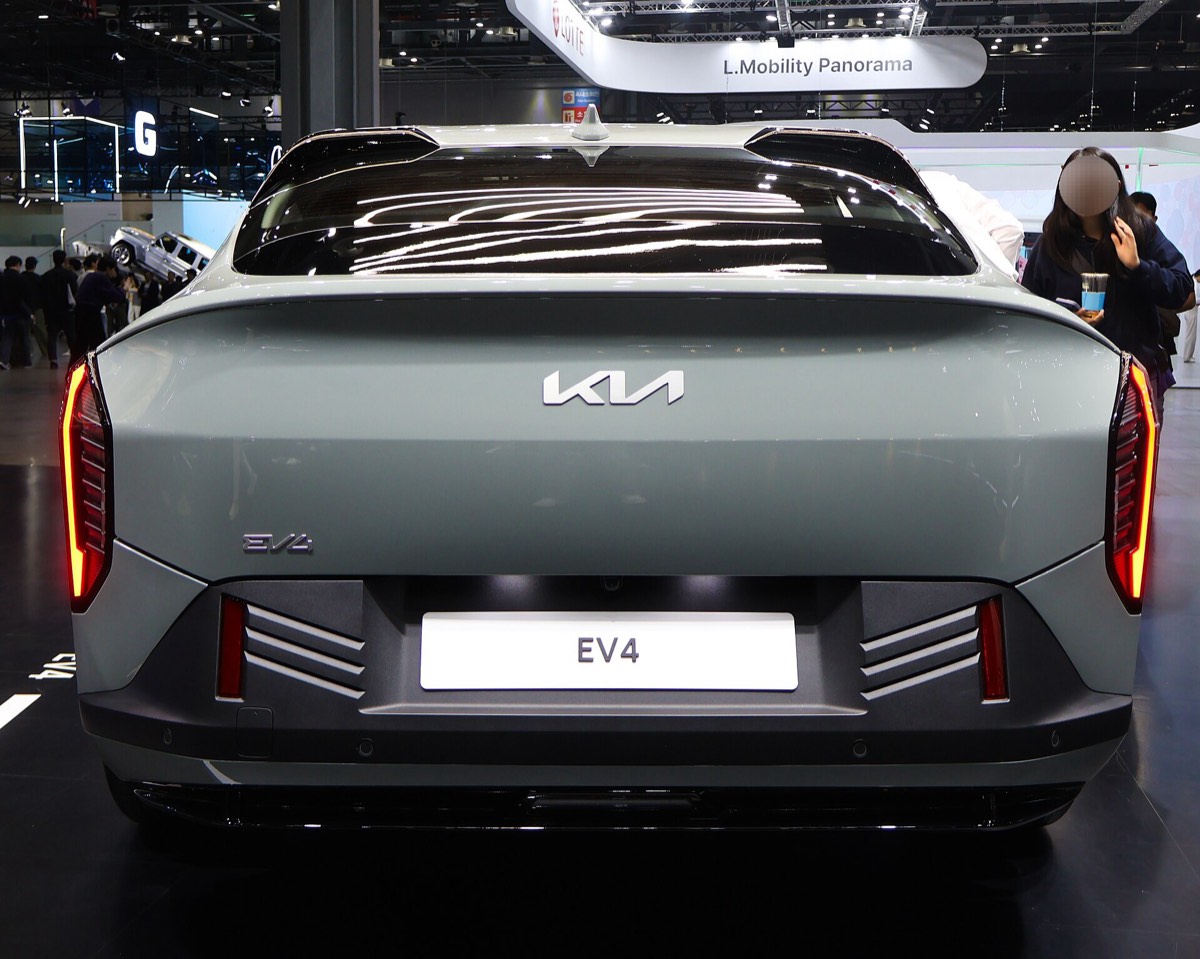 Kia EV4