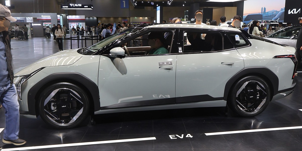 Kia EV4