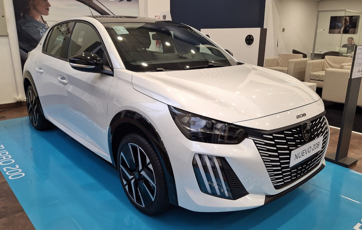 Peugeot 208