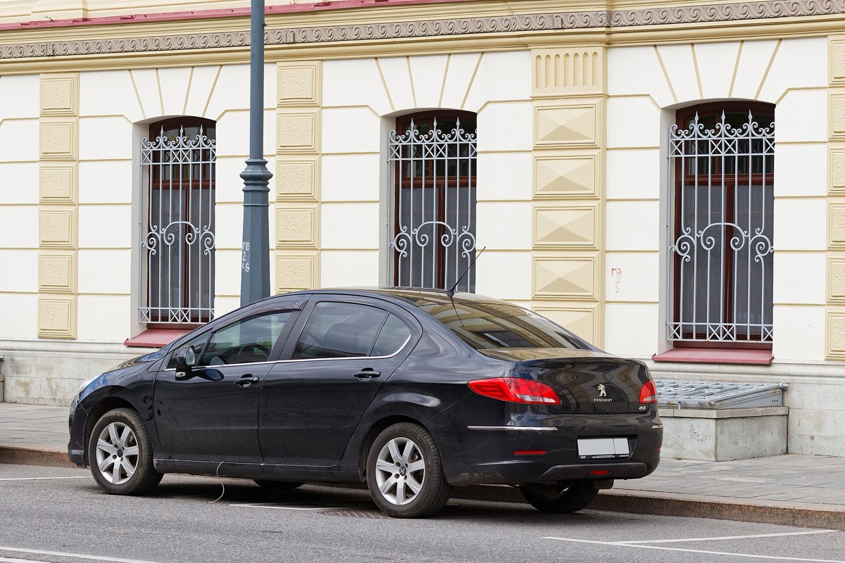Peugeot 408