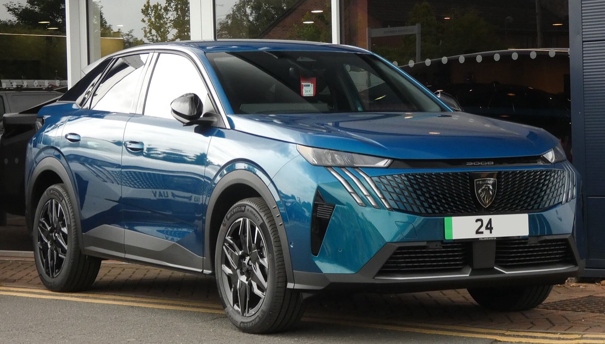 Peugeot e-3008