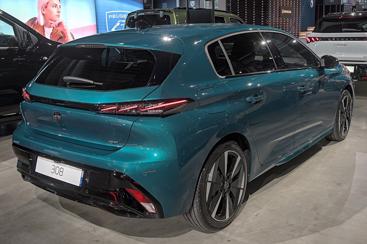 Peugeot e-308