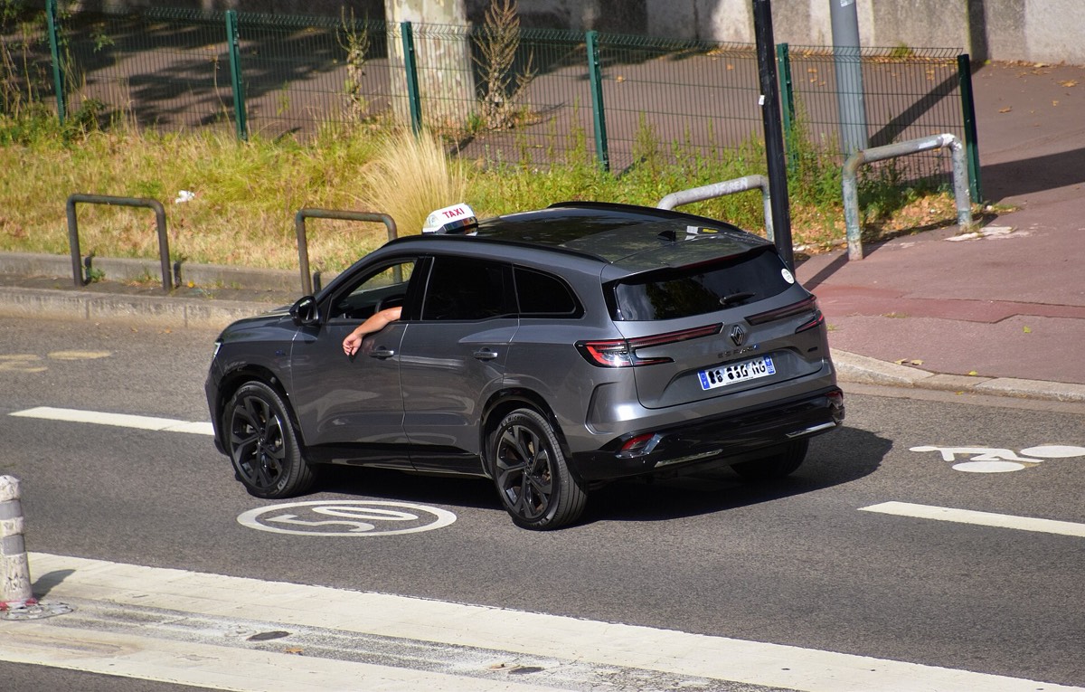 Renault Espace E-Tech