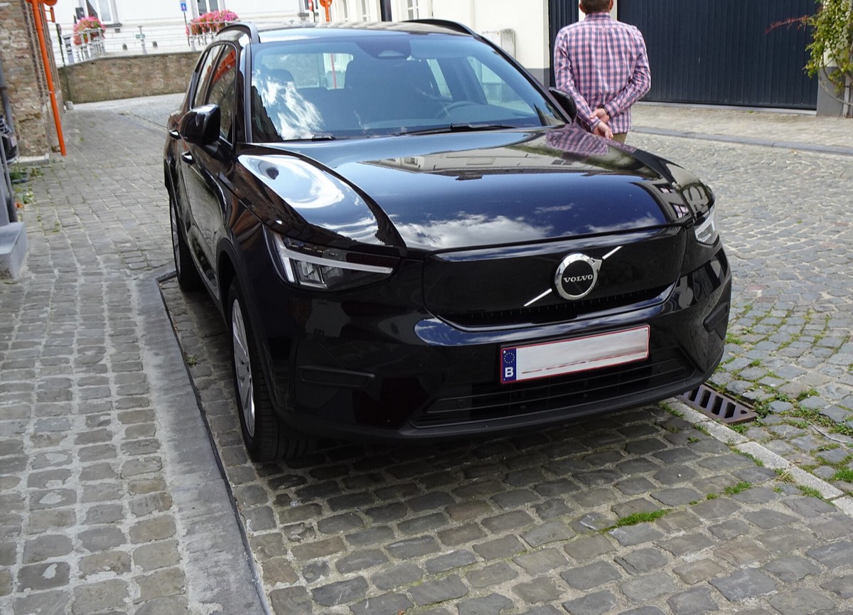 Volvo EX40